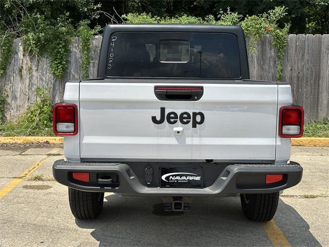 new 2024 Jeep Gladiator car, priced at $40,775