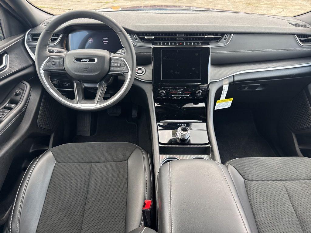 new 2025 Jeep Grand Cherokee car, priced at $39,850