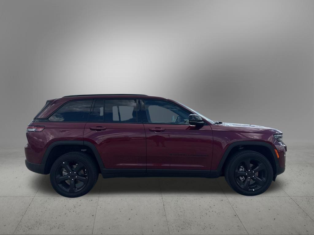 new 2025 Jeep Grand Cherokee car, priced at $39,850