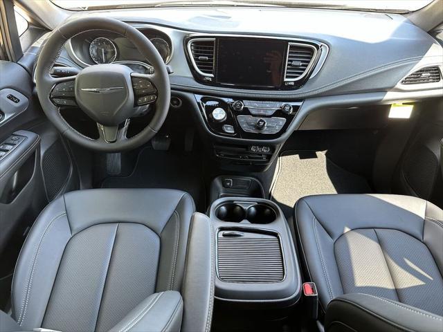 new 2024 Chrysler Pacifica car, priced at $45,285