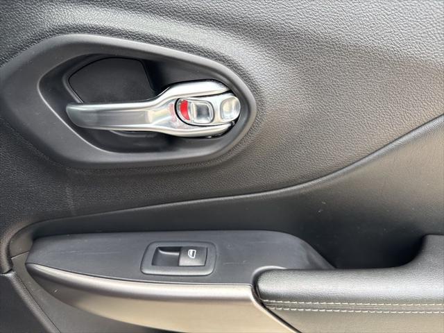 used 2020 Jeep Cherokee car