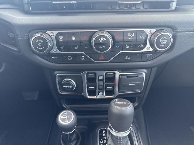 new 2025 Jeep Gladiator car, priced at $44,697