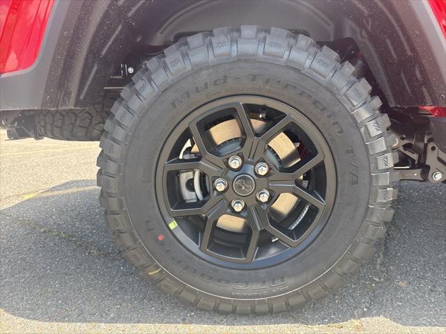 new 2025 Jeep Gladiator car, priced at $44,697