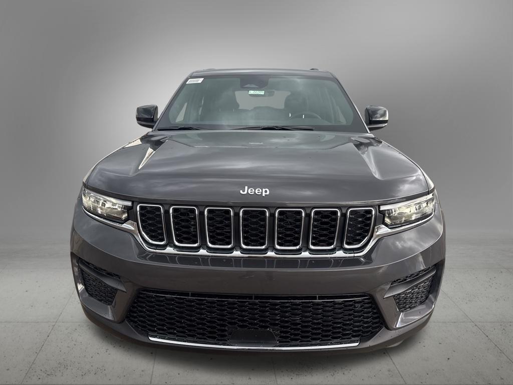 new 2025 Jeep Grand Cherokee car, priced at $33,625