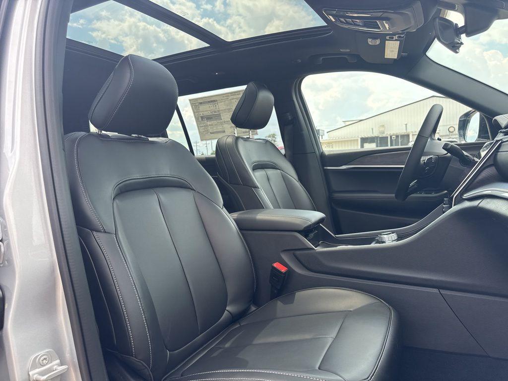 new 2025 Jeep Grand Cherokee L car, priced at $46,735