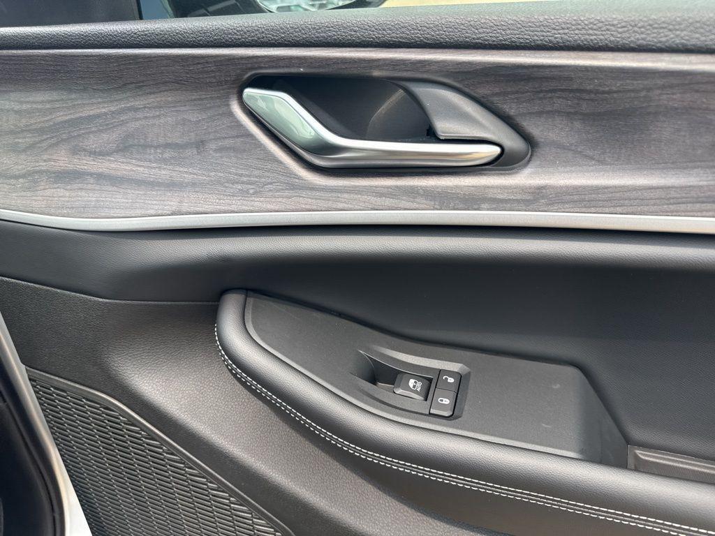 new 2025 Jeep Grand Cherokee L car, priced at $46,735
