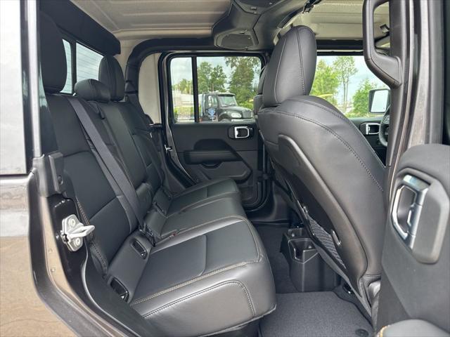 new 2025 Jeep Gladiator car, priced at $49,948