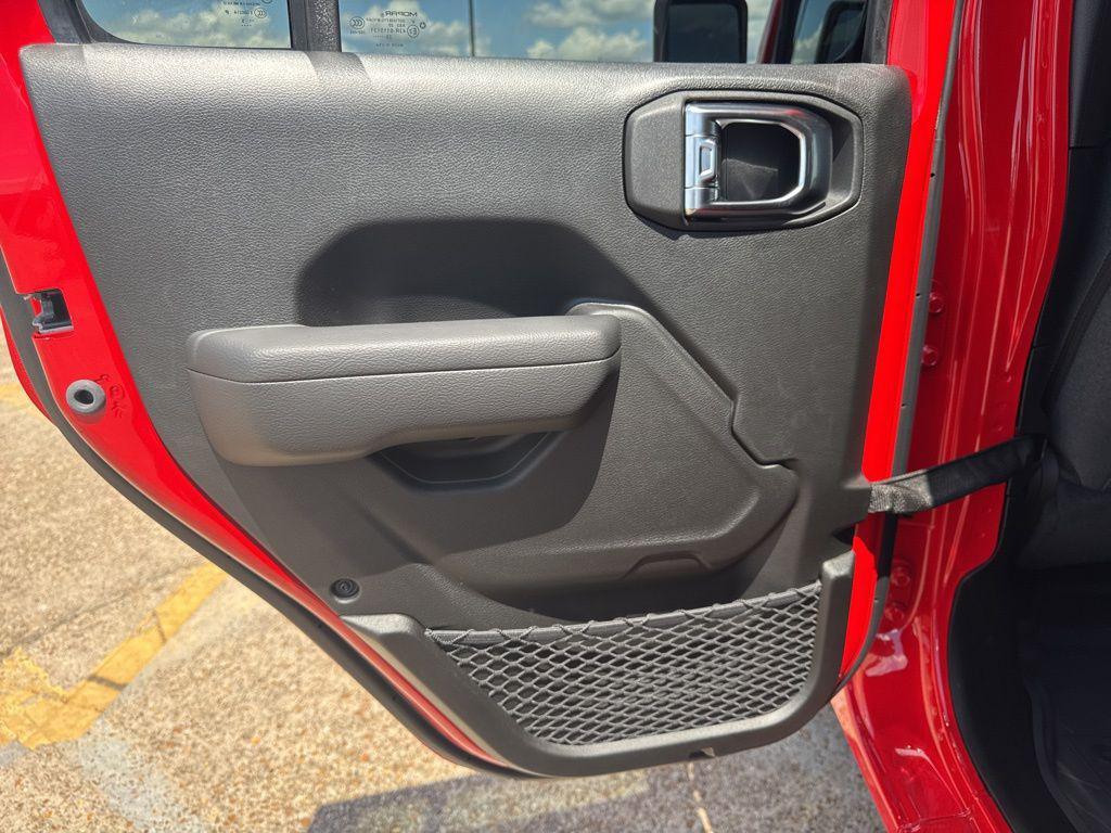 new 2025 Jeep Wrangler car, priced at $46,899