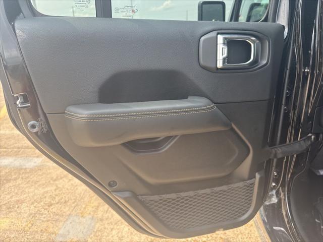new 2025 Jeep Gladiator car, priced at $49,393