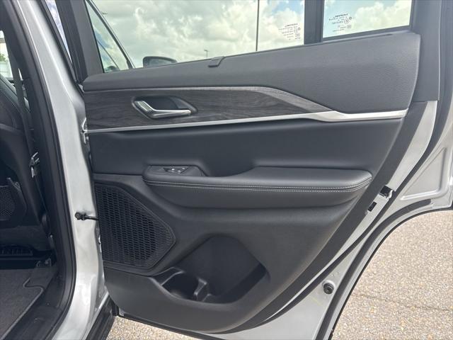 new 2025 Jeep Grand Cherokee car, priced at $47,946