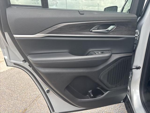 new 2025 Jeep Grand Cherokee car, priced at $47,946