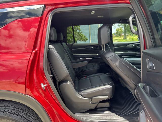 used 2024 Chevrolet Traverse car, priced at $39,000