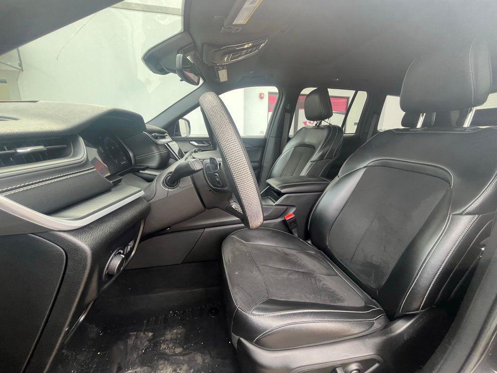 used 2024 Jeep Grand Cherokee car, priced at $33,000