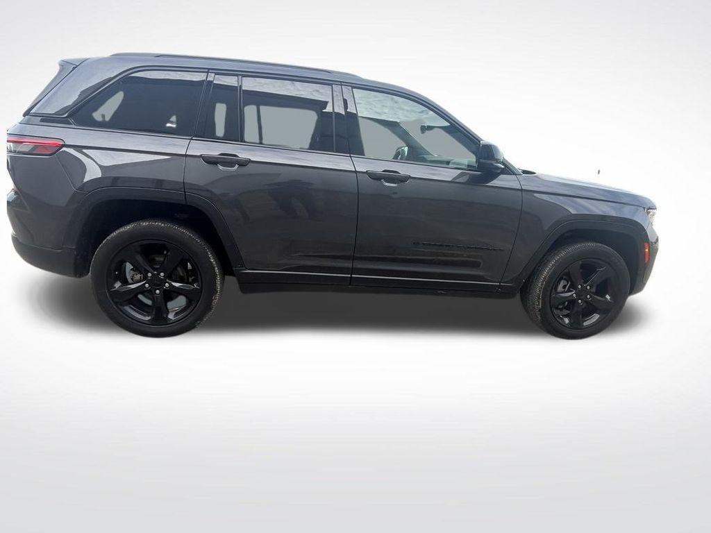 used 2024 Jeep Grand Cherokee car, priced at $33,000