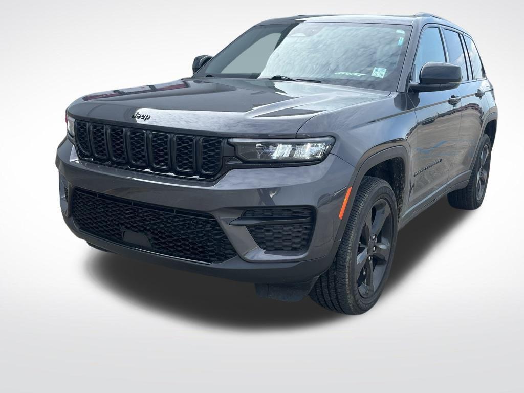 used 2024 Jeep Grand Cherokee car, priced at $33,000