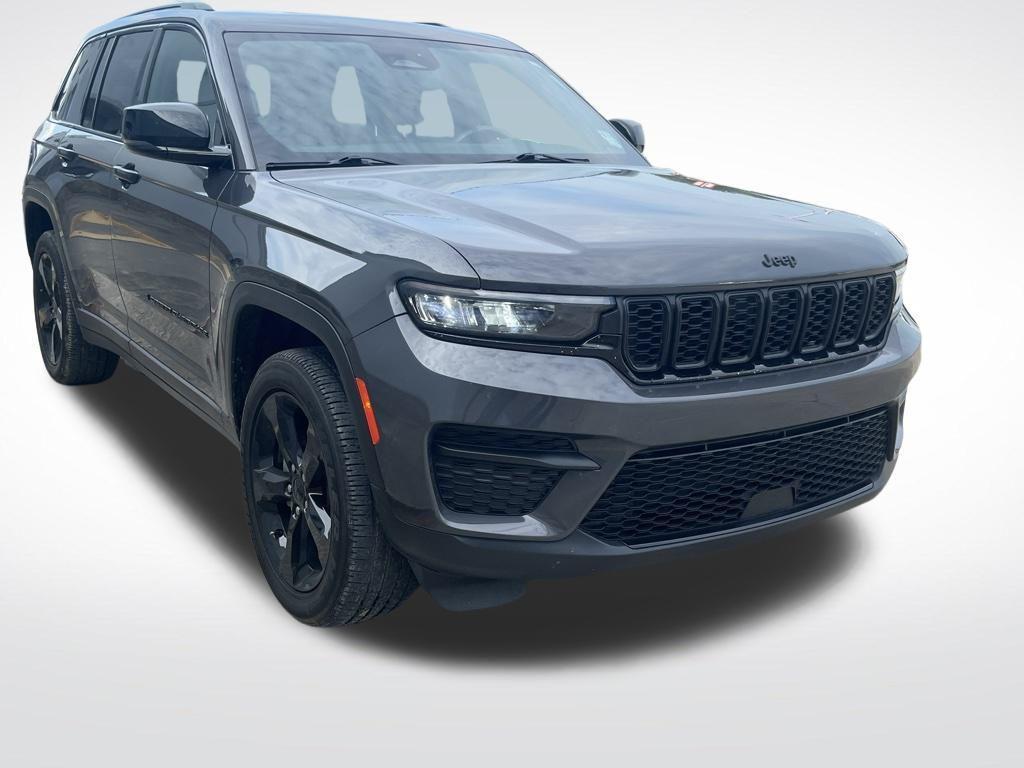 used 2024 Jeep Grand Cherokee car, priced at $33,000