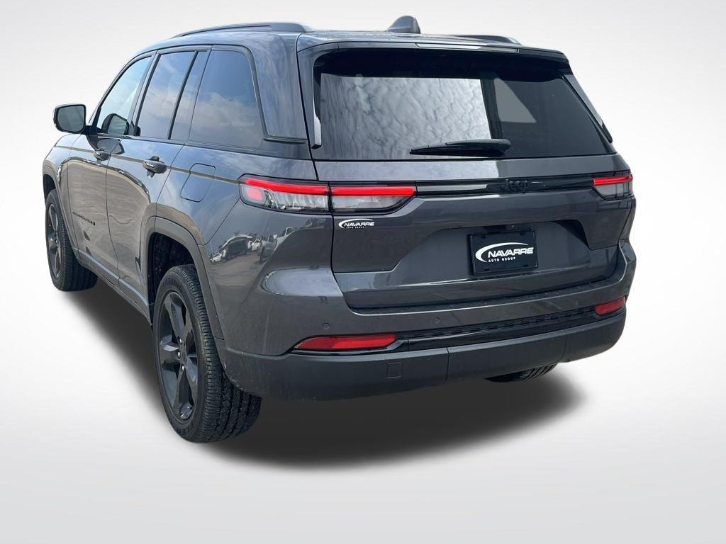 used 2024 Jeep Grand Cherokee car, priced at $33,000