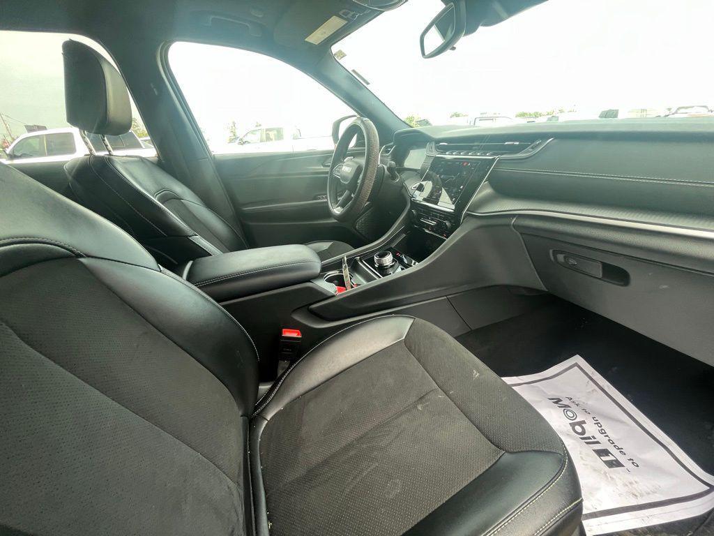 used 2024 Jeep Grand Cherokee car, priced at $33,000