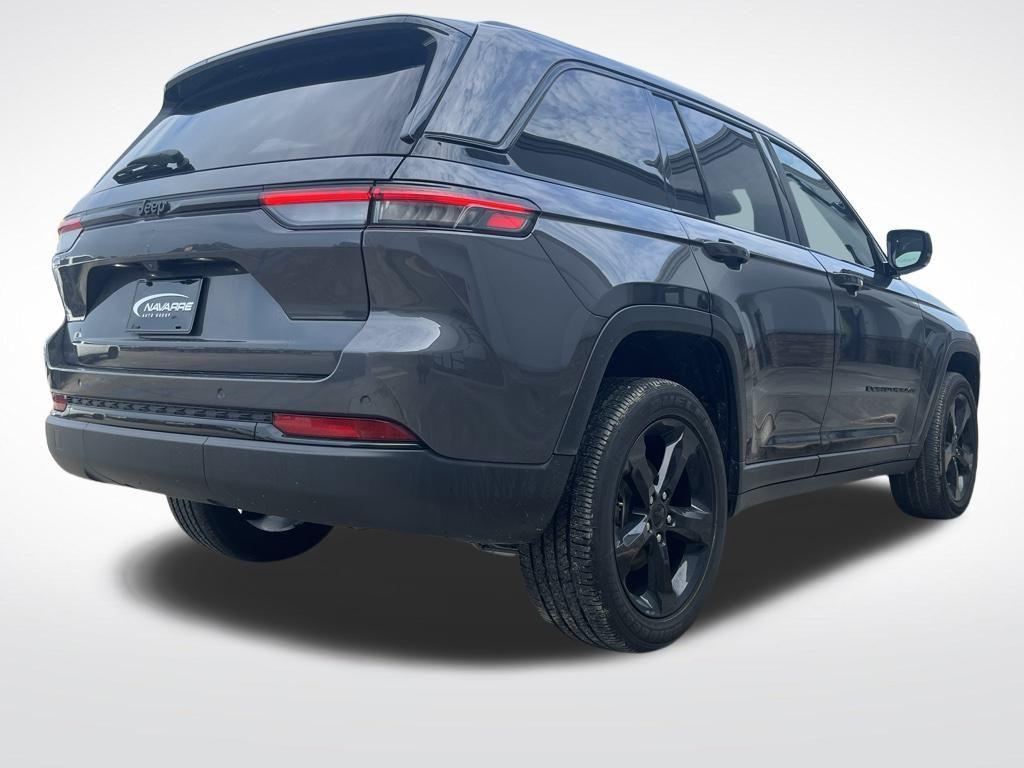 used 2024 Jeep Grand Cherokee car, priced at $33,000