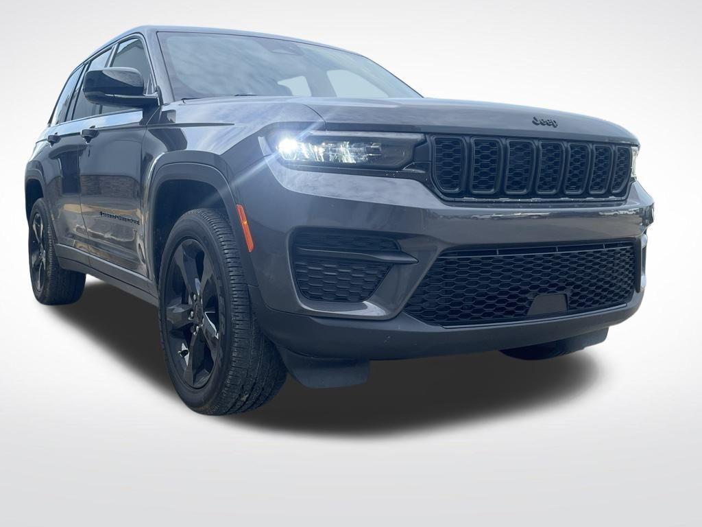used 2024 Jeep Grand Cherokee car, priced at $33,000