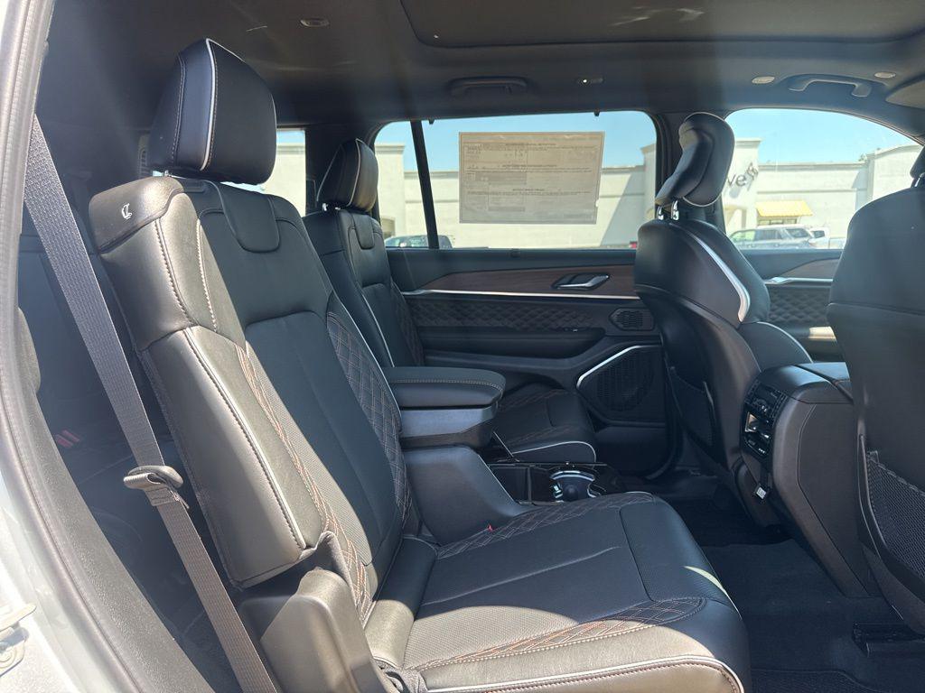 new 2025 Jeep Grand Cherokee L car, priced at $57,555