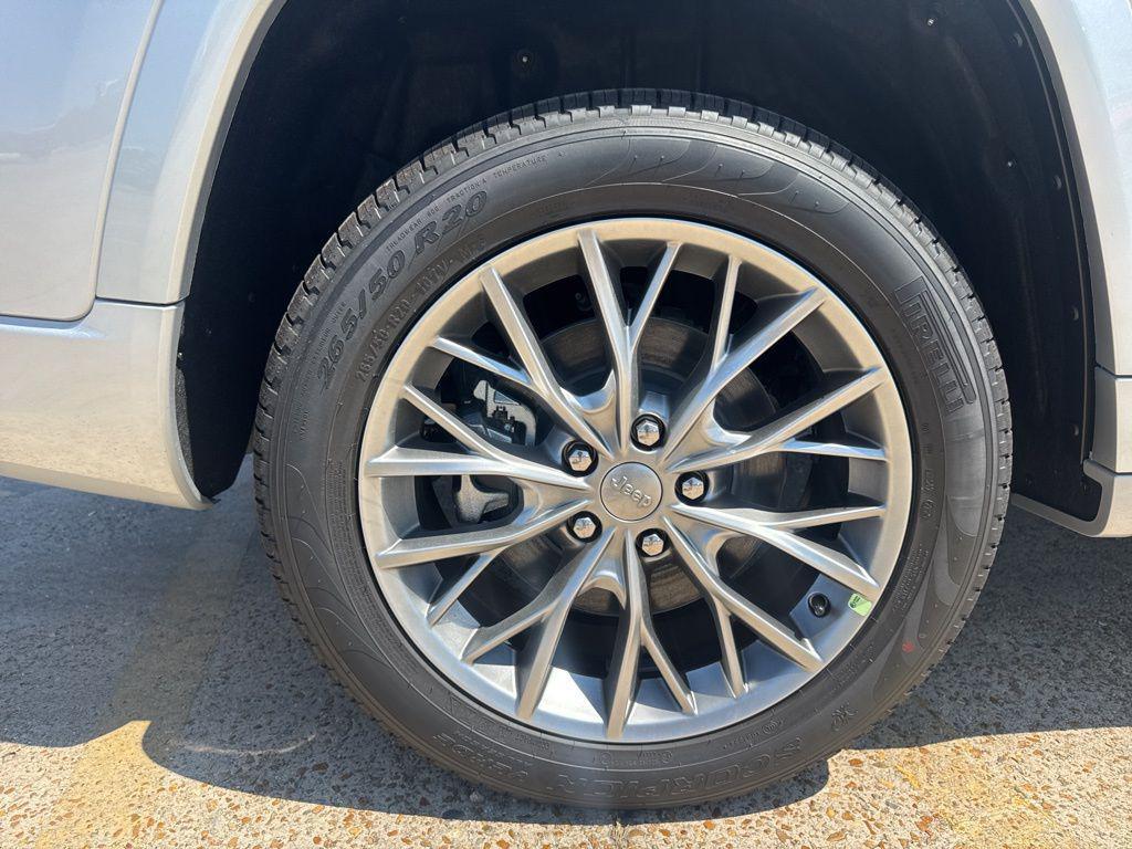 new 2025 Jeep Grand Cherokee L car, priced at $57,555