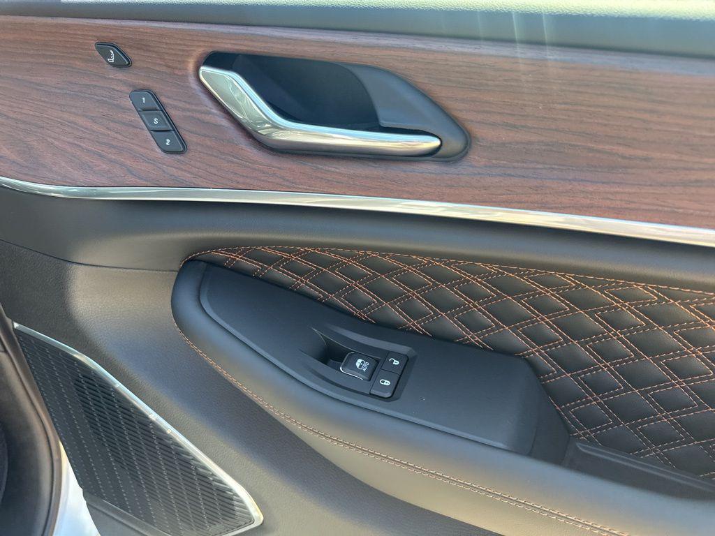 new 2025 Jeep Grand Cherokee L car, priced at $57,555