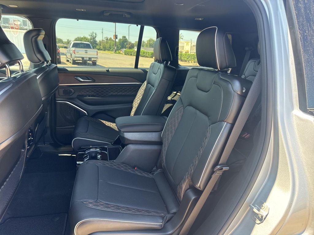 new 2025 Jeep Grand Cherokee L car, priced at $57,555