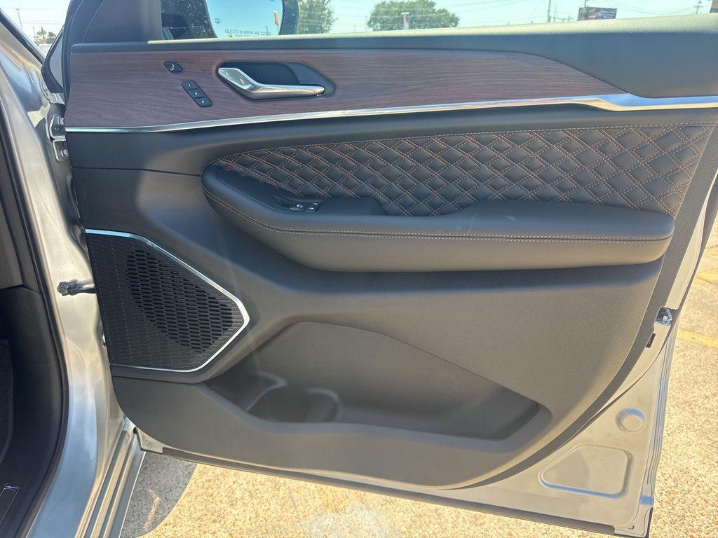 new 2025 Jeep Grand Cherokee L car, priced at $57,555