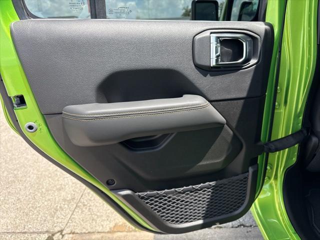 new 2025 Jeep Gladiator car, priced at $49,393