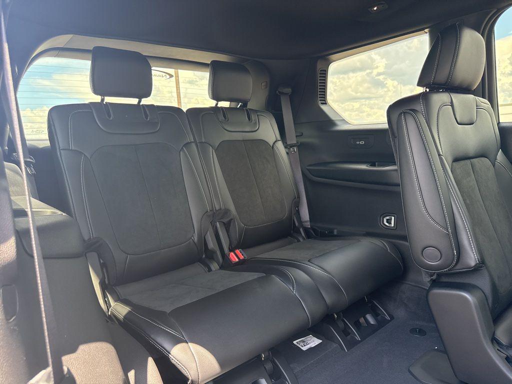 new 2025 Jeep Grand Cherokee L car, priced at $42,875