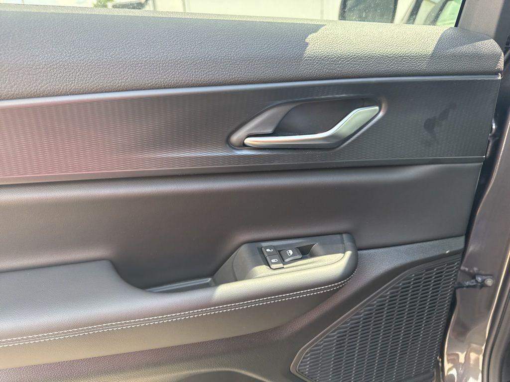 new 2025 Jeep Grand Cherokee L car, priced at $42,875