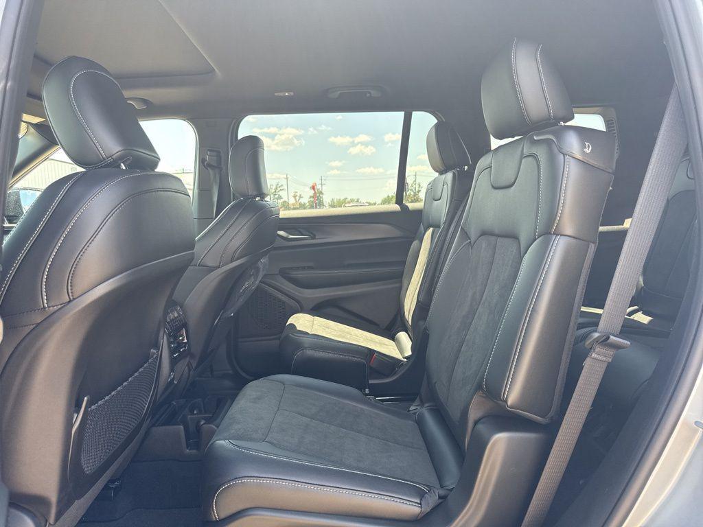 new 2025 Jeep Grand Cherokee L car, priced at $45,370