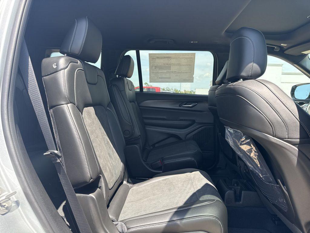 new 2025 Jeep Grand Cherokee L car, priced at $45,370
