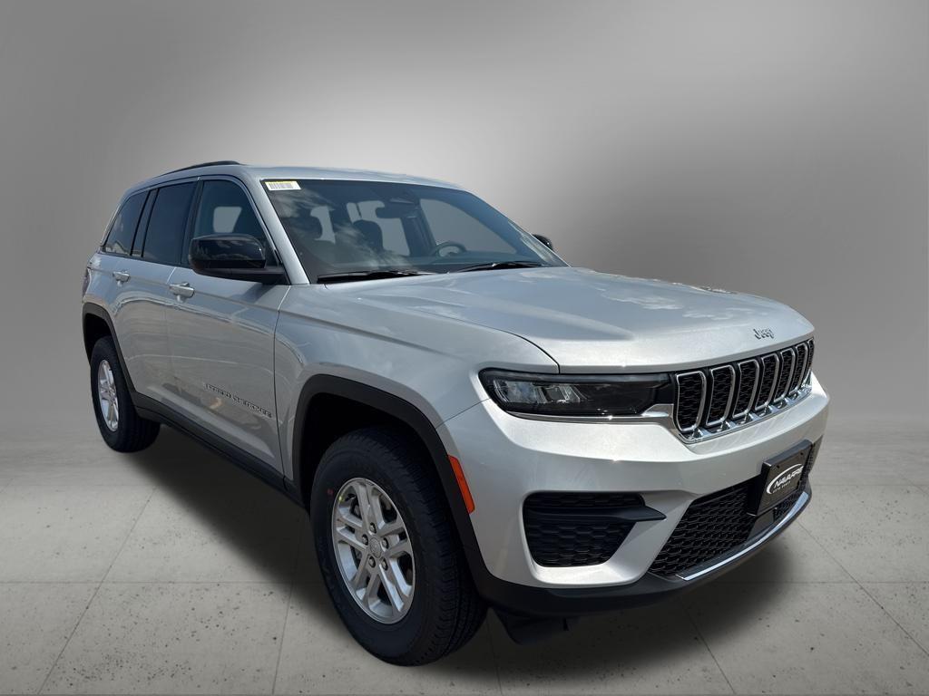 new 2025 Jeep Grand Cherokee car, priced at $38,920