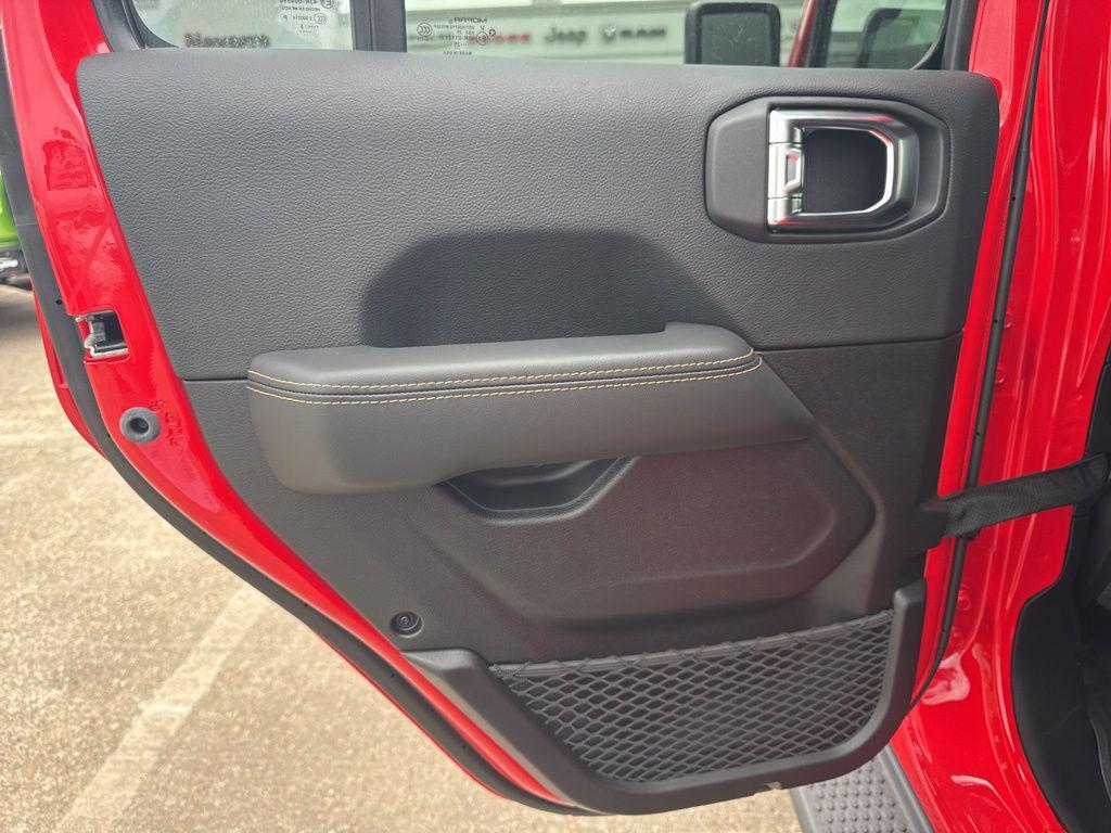 new 2025 Jeep Wrangler car, priced at $47,215