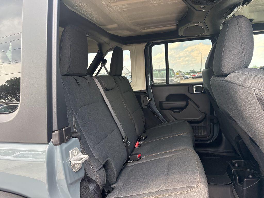 new 2025 Jeep Wrangler car, priced at $51,860