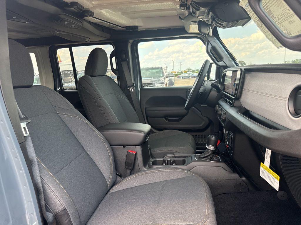 new 2025 Jeep Wrangler car, priced at $51,860