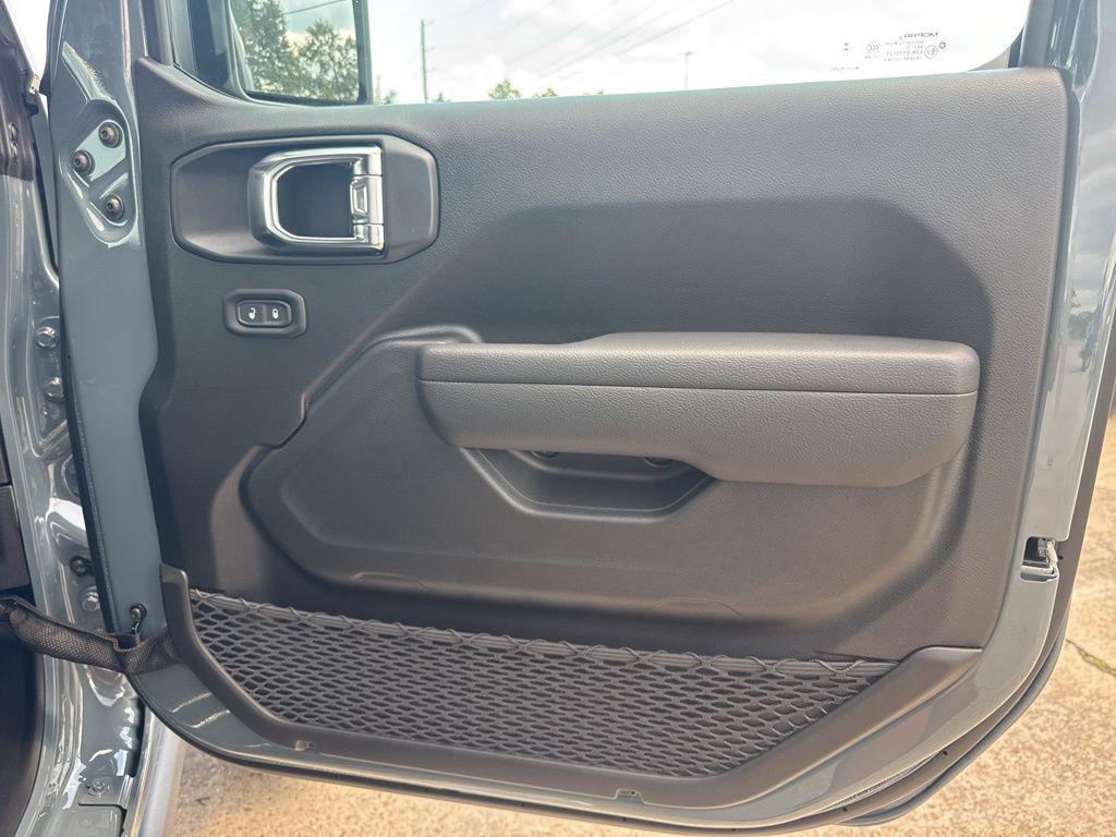 new 2025 Jeep Wrangler car, priced at $51,860