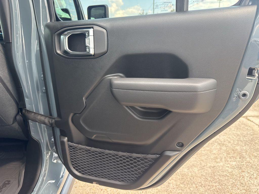 new 2025 Jeep Wrangler car, priced at $51,860