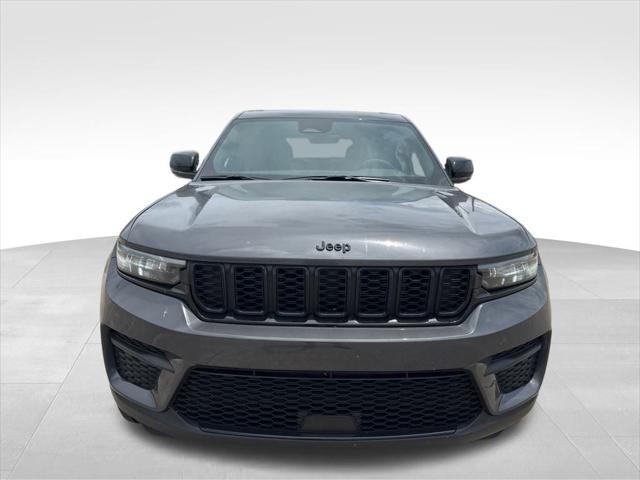 new 2025 Jeep Grand Cherokee car, priced at $38,774