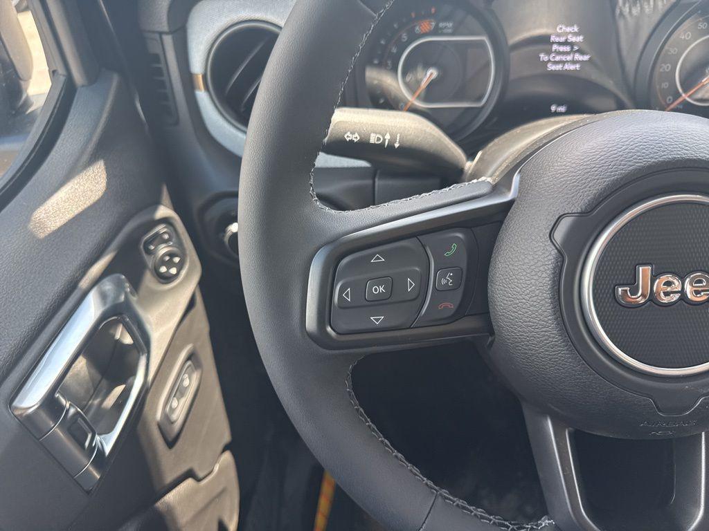 new 2025 Jeep Wrangler car, priced at $47,035