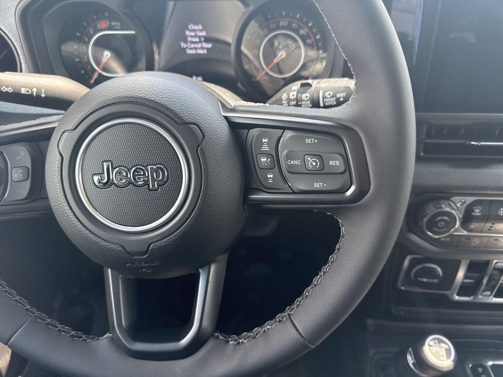 new 2025 Jeep Wrangler car, priced at $47,035