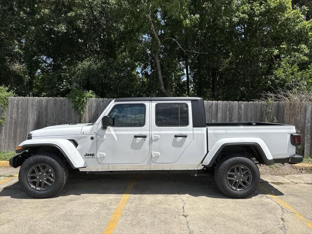 new 2024 Jeep Gladiator car, priced at $40,540