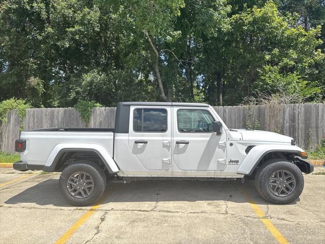 new 2024 Jeep Gladiator car, priced at $40,540