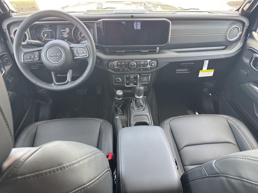 new 2025 Jeep Gladiator car, priced at $43,980