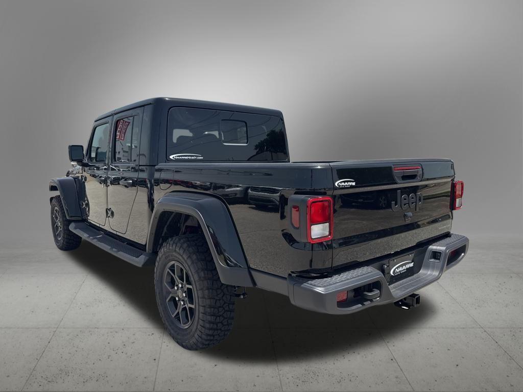 new 2025 Jeep Gladiator car, priced at $43,980