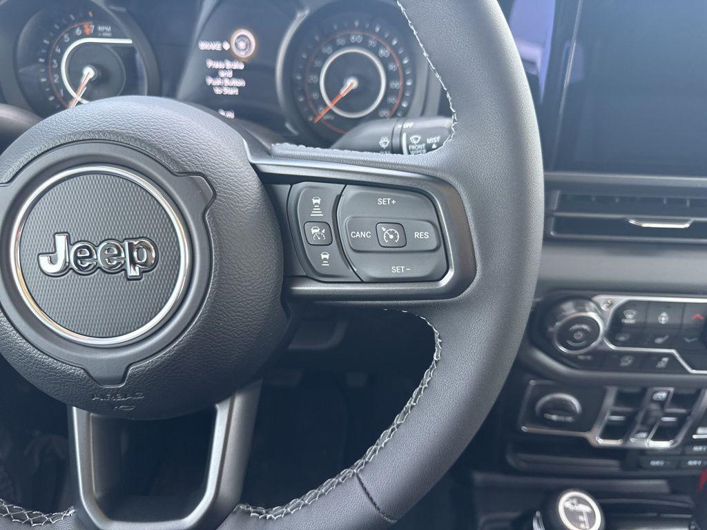 new 2025 Jeep Gladiator car, priced at $43,980
