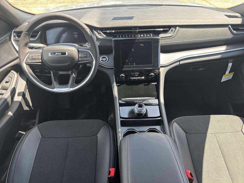 new 2025 Jeep Grand Cherokee L car, priced at $42,370