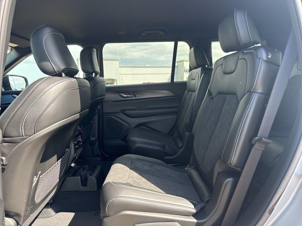 new 2025 Jeep Grand Cherokee L car, priced at $42,370